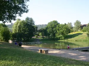 Blick von der Wasserfläche bei Nolay