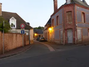 The avenue of the city hall, overlooking the Rue Jeanne d'Arc