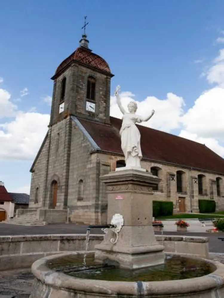 Ormoy - Church square and Marianne