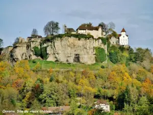 Site of the old castle (© J.E)