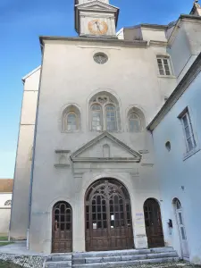 Portail de l'ancienne chapelle du couvent des Minimes (© Jean Espirat)