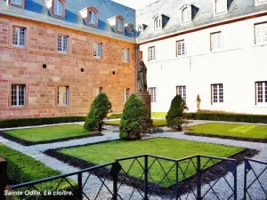 Cloister of the monastery Sainte-Odile (© Jean Espirat)