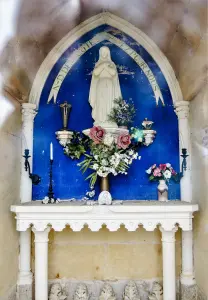 Interior of the Notre-Dame des Côtes chapel (© JE)