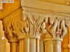 Paray-le-Monial - Chapiteaux sculptés, dans la basilique (© Jean Espirat)