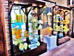 Glaswaren-Verkaufsgeschäft (© JE)