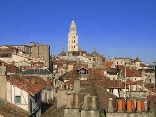 Uitzicht op de middeleeuwse en renaissance stad vanaf Périgueux