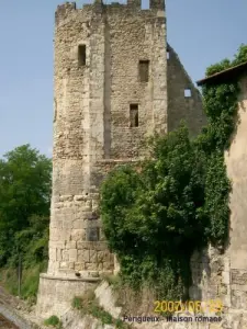 Bergfried des Schlosses Barrière