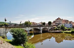 Brücke über die Insel