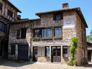 Casa della meridiana a Pérouges (© Marilou Perino)