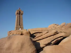 Faro de Ploumanac'h, costa de granito Rose