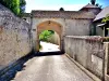 Pesmes - Gate of Loigerot, seen from the outside of the city (© J.E)