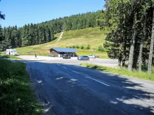 Col du Louchpach, gezien vanaf de weg naar Col du Calvaire (© JE)