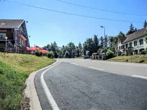 Col du Bonhomme, gezien vanaf de weg richting Plainfaing (© JE)