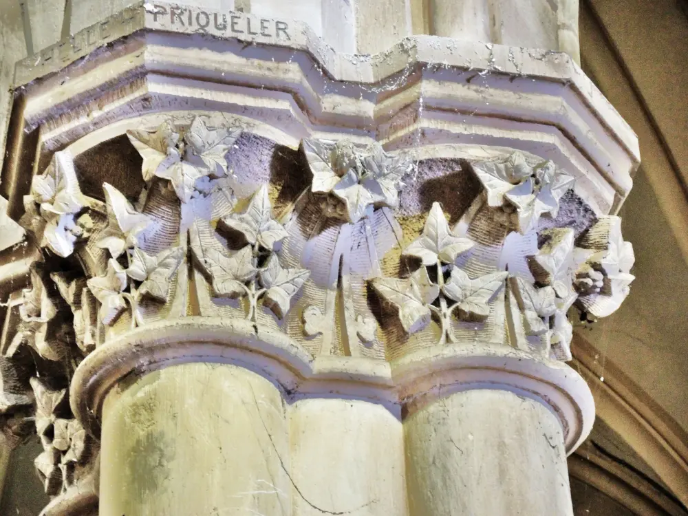 Plancher-les-Mines - Chapiteau d'une colonne - Eglise Saint-Nicolas (© Jean Espirat)