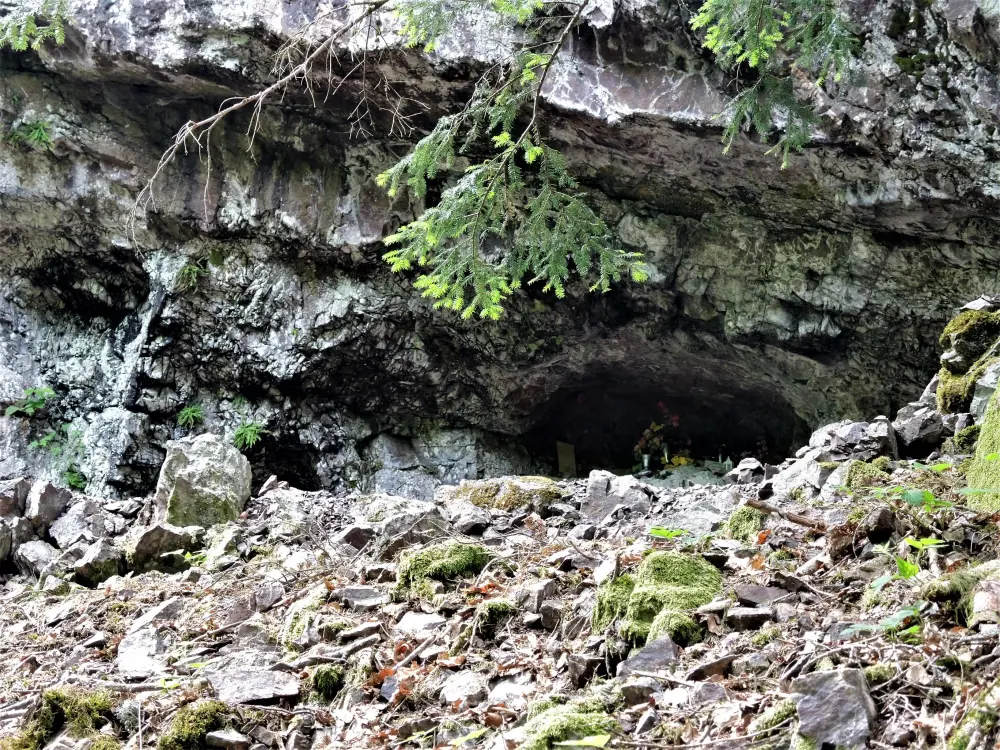 Plancher-les-Mines - Grotte Saint-Antoine, vue du sentier d'accès (© J.E)