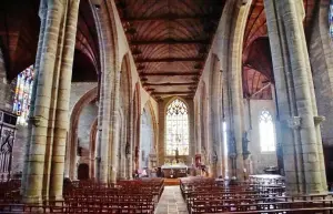 Ploërmel - Interior of Saint-Armel Church