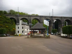 Ponthou center and viaduct of the Paris - Brest line