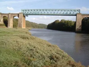 El río, Leff en Frinaudour donde pasa el tren de vapor