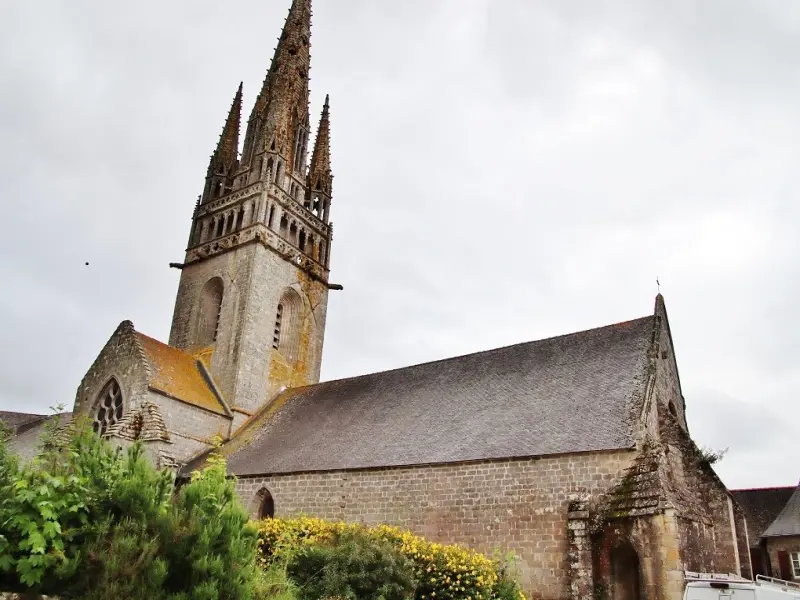 Kerk Notre-Dame - Monument in Pont-Croix