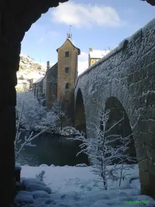 Pont Rouméjon et tour sous la neige