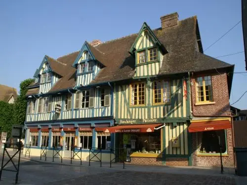 Pont-l'Évêque - Tourism, holidays & weekends guide in the Calvados