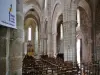 Kerkinterieur van Notre-Dame-de-la-Nativité