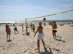 Volley-ball sur la plage de Pornichet