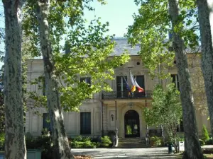 El Ayuntamiento, en el parque del castillo Pams