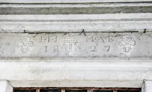 Lintel datiert 1827 - Rahon (© J.E)