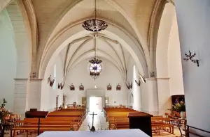 Het interieur van de kerk Notre-Dame