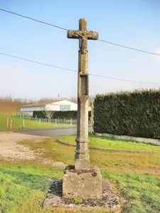 Kreuz auf den westlichen Eingang des Dorfes (© Jean Espirat)