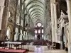 Nave central de la Basílica de Saint-Remi (© Jean Espirat)