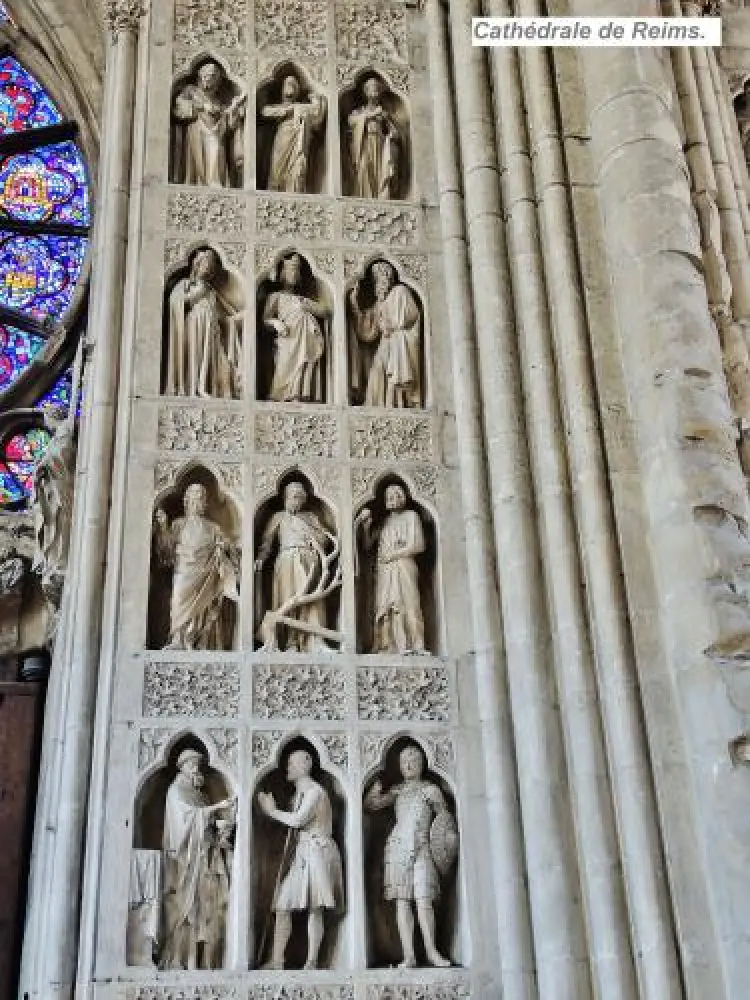 Reims - Cathédrale - Sculptures du revers de la façade (© Jean Espirat)