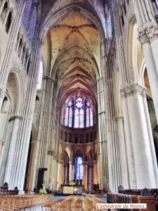 Nef de la cathédrale (© Jean Espirat)