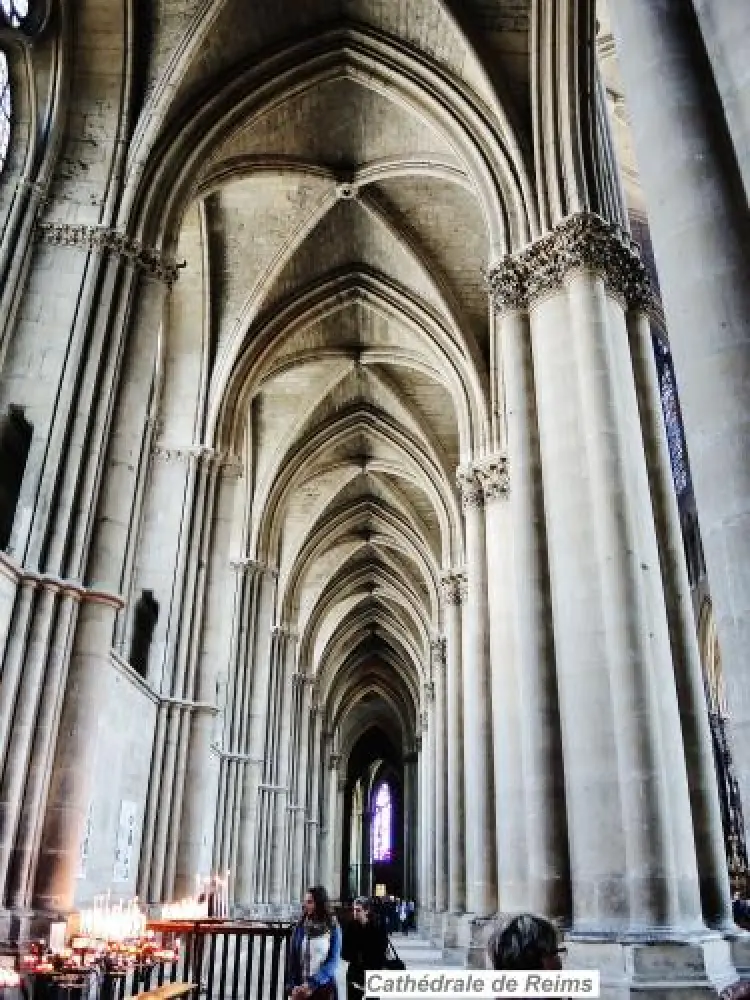 Reims - Cathédrale - Bas-côté Nord (© Jean Espirat)