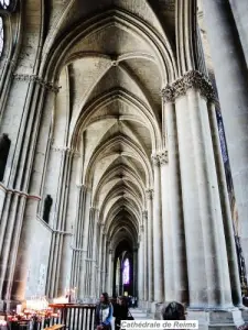 Cathedral - Lagere noordkant (© Jean Espirat)