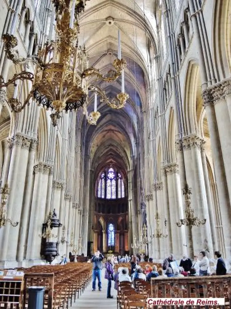 Reims - Nef de la cathédrale (© Jean Espirat)