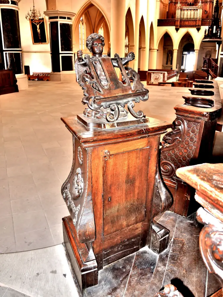 Remiremont - One of the two lecterns of the church (© J.E)