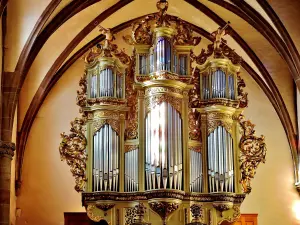 El órgano de Legros-André Silbermann, que data de 1700, en la iglesia de Saint-Grégoire (© J.E)