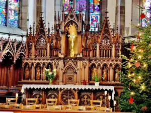 Altar mayor de la iglesia de San Gregorio (© J.E.)