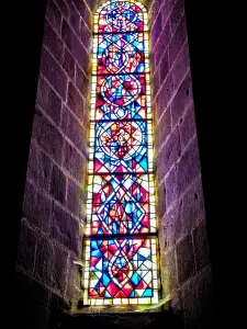 Saint-Amable stained glass window (© J.E)