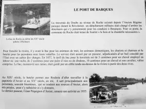 Información sobre el antiguo puerto de barcos (© JE)