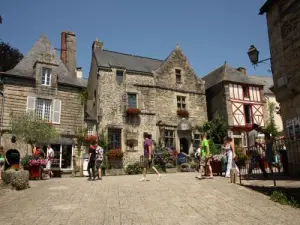 Place du Puits à Rochefort-en-Terre