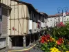 Roquecourbe - Las casas de los cubiertos en la Plaza del Ayuntamiento