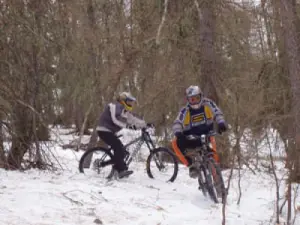 ciclismo de montaña de la nieve
