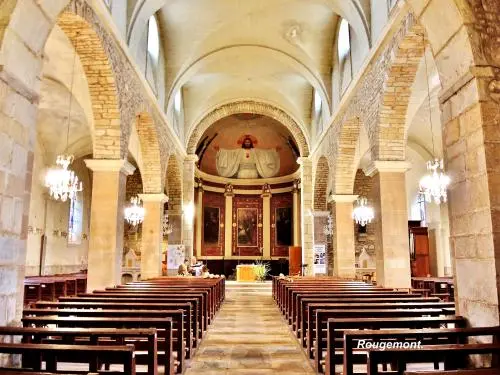 Rougemont - Nave de la Iglesia (© Jean Espirat)