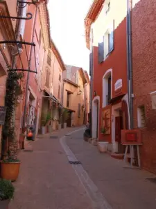 Una calle de Roussillon