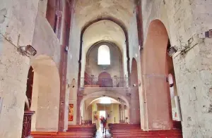 Intérieur de l'église Saint-Pierre-aux-Liens