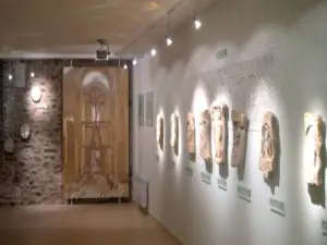 Ausstellungshalle des Hauses der Kunst Roman