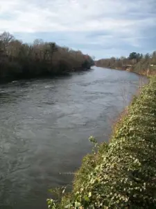 La Dordogne, alla fine della diga